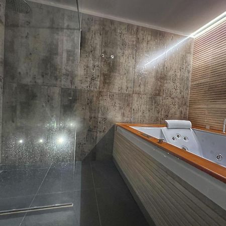 Amay City Suite Bari Bagian luar foto