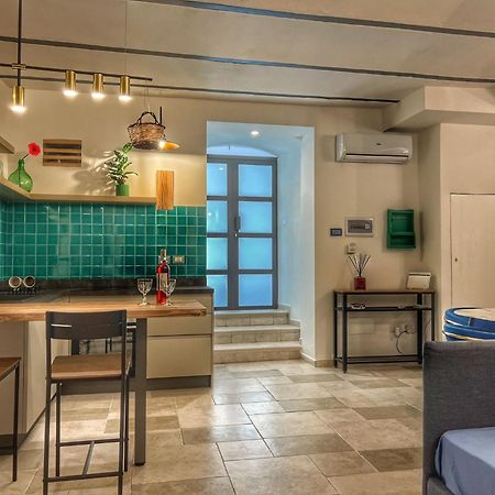 Amay City Suite Bari Bagian luar foto