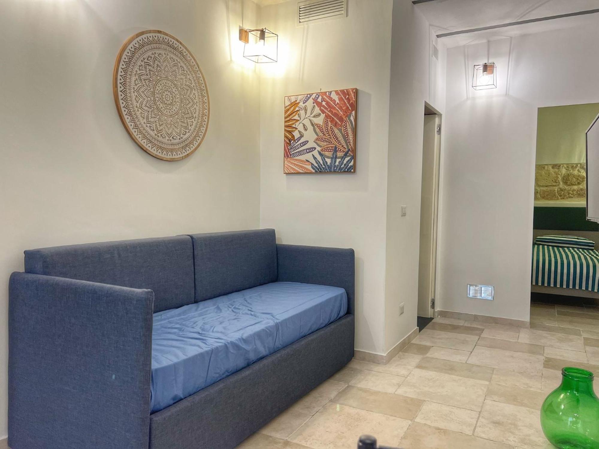 Amay City Suite Bari Bagian luar foto