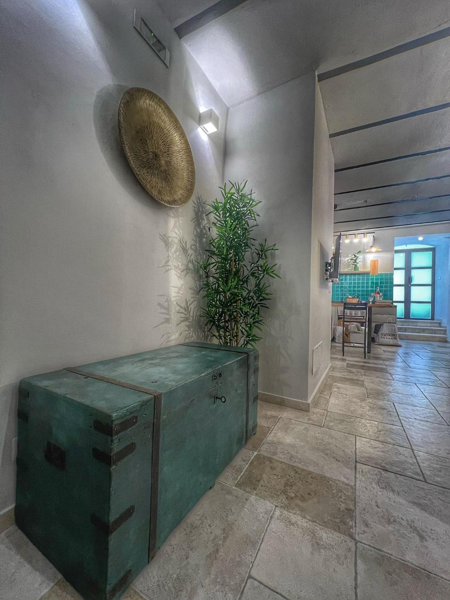 Amay City Suite Bari Bagian luar foto