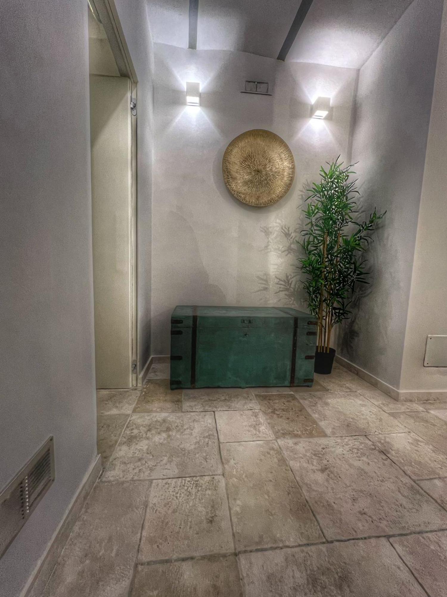 Amay City Suite Bari Bagian luar foto