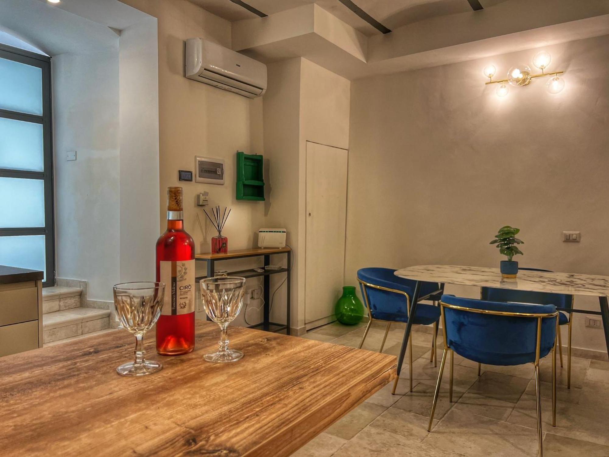 Amay City Suite Bari Bagian luar foto