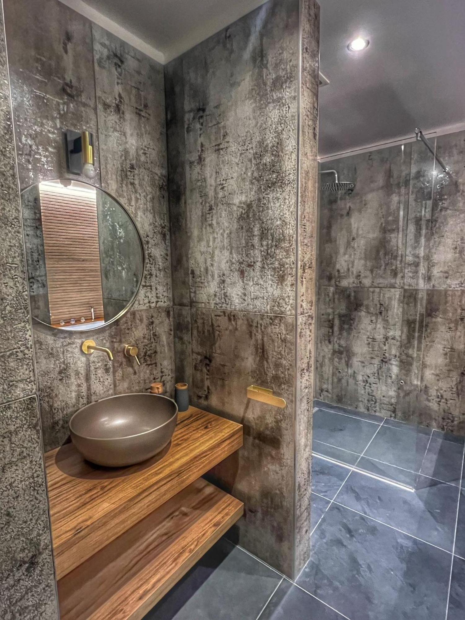 Amay City Suite Bari Bagian luar foto