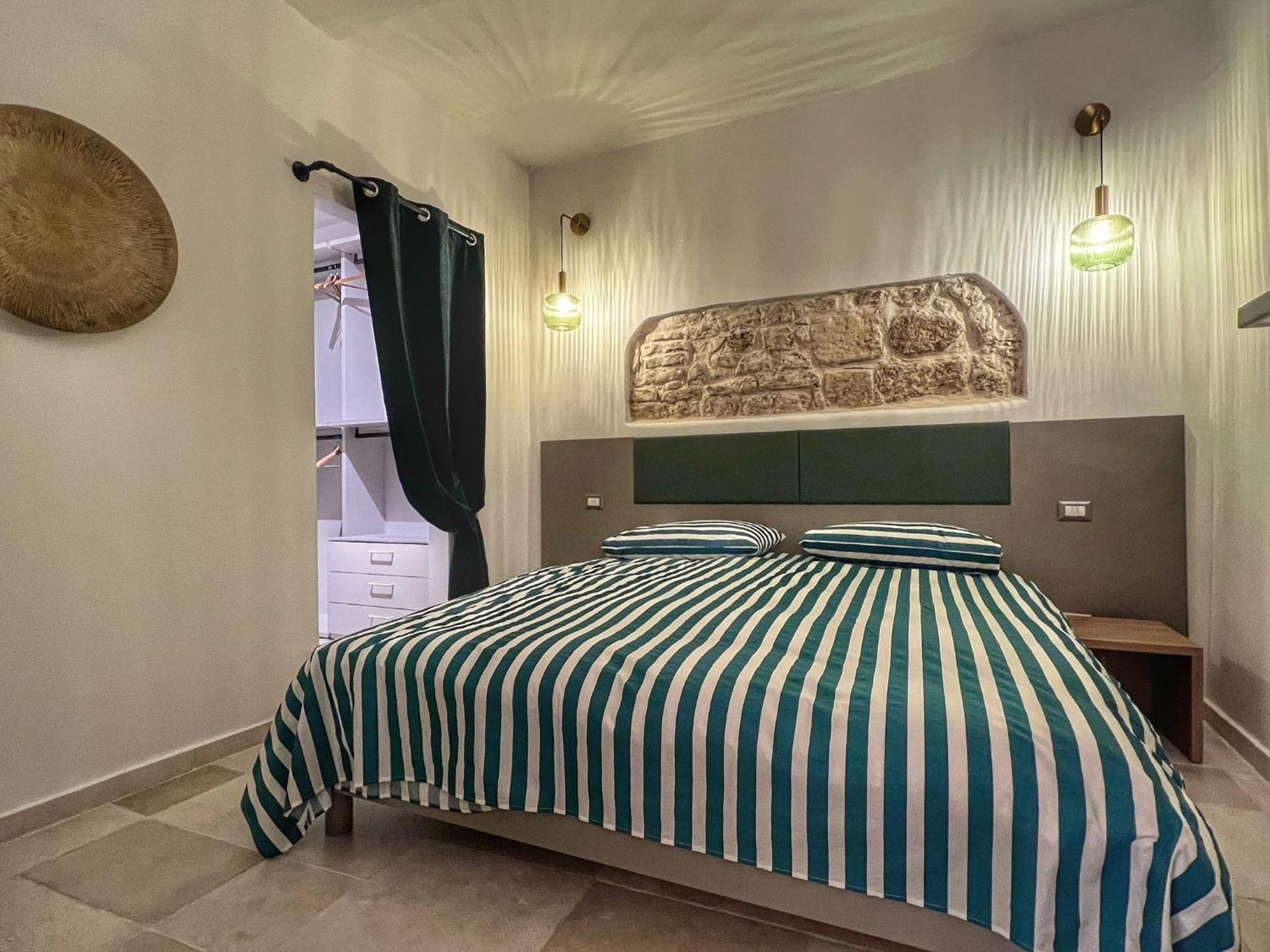 Amay City Suite Bari Bagian luar foto